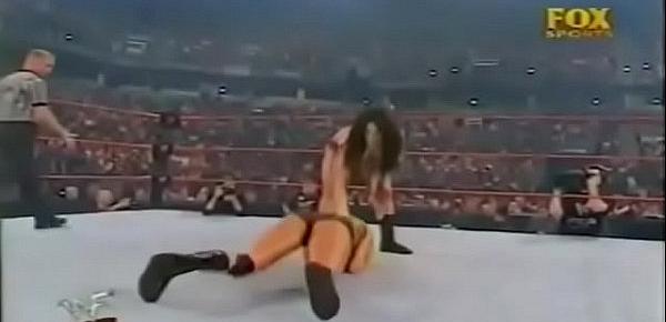  Trish Stratus vs Chyna. Raw 2001.